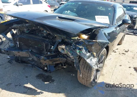 2018 Dodge Challenger Sxt z USA, uszkodzony, nr VIN 2C3CDZAG4JH322496